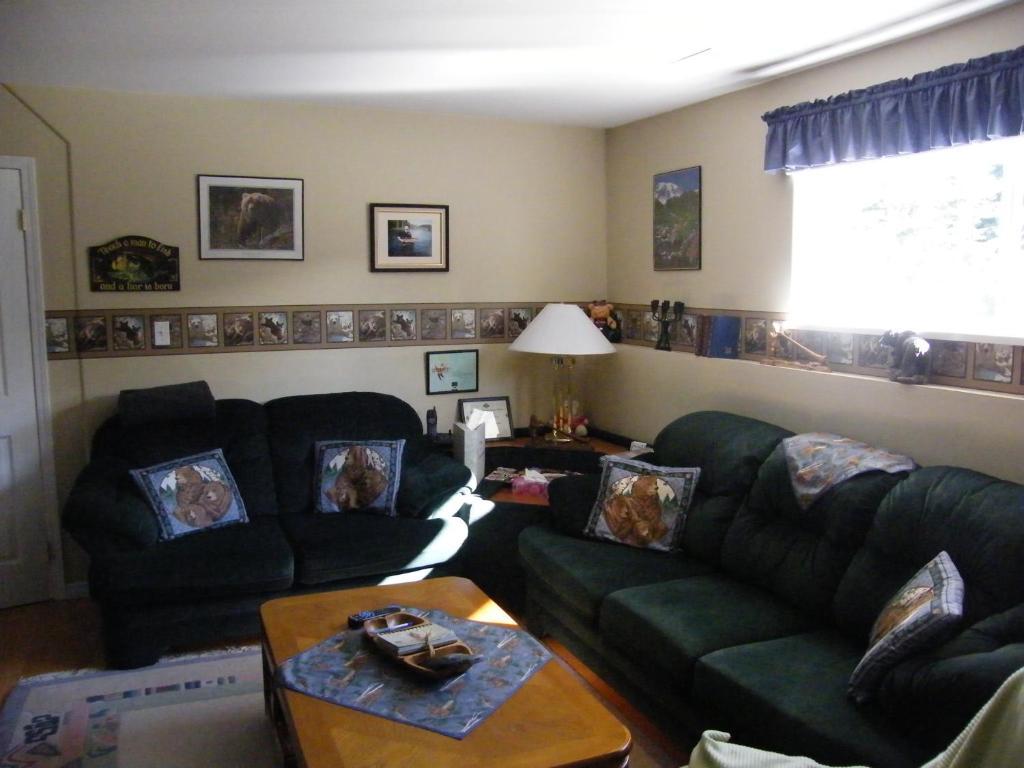 Silvern Lake Trail Bed And Breakfast Smithers Dış mekan fotoğraf