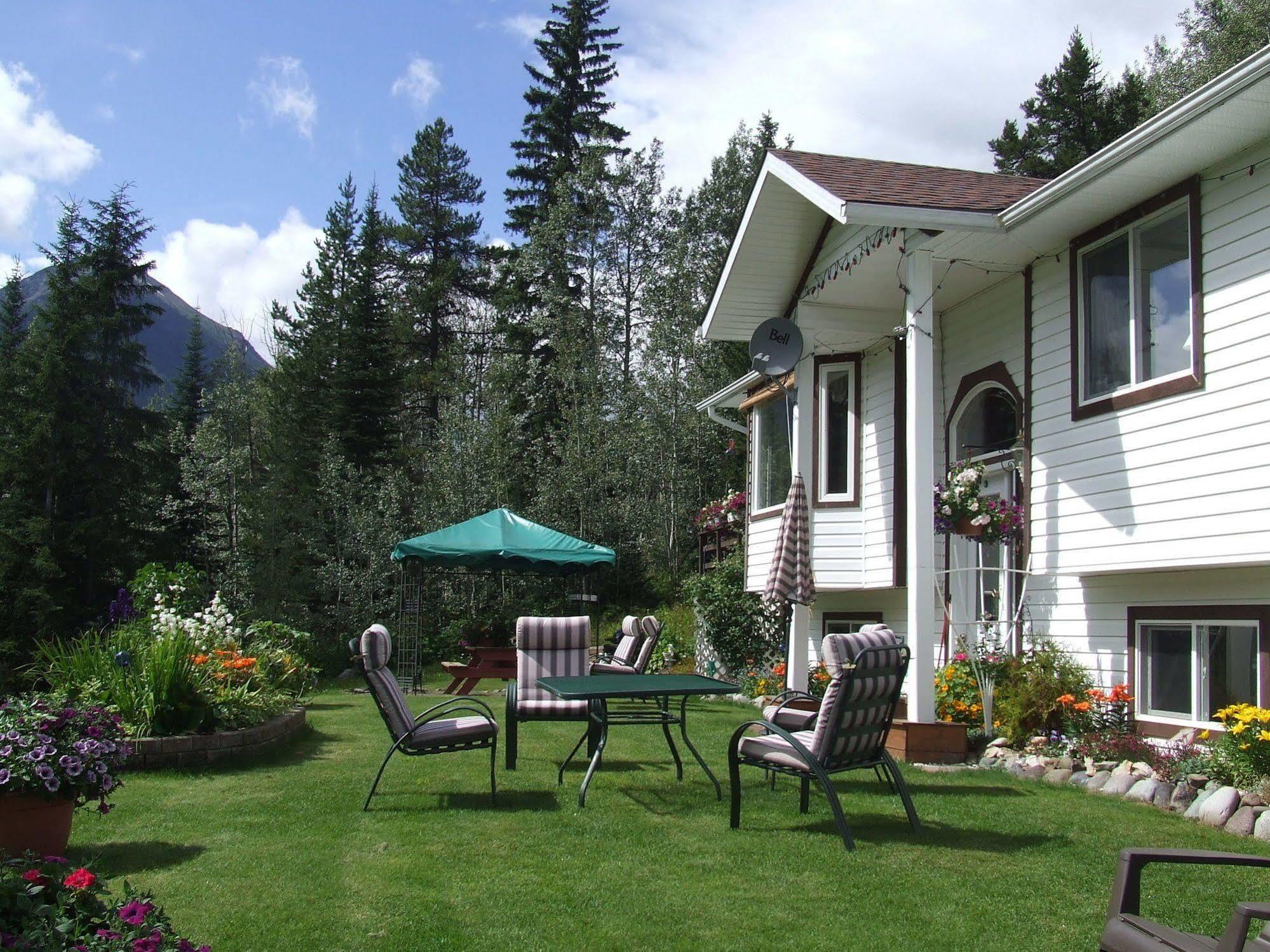 Silvern Lake Trail Bed And Breakfast Smithers Dış mekan fotoğraf